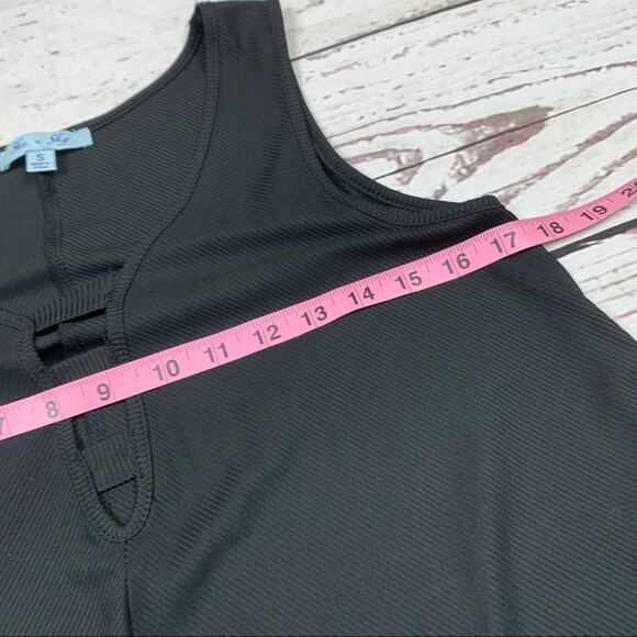 She and Sky black dress - Picture 4 of 6